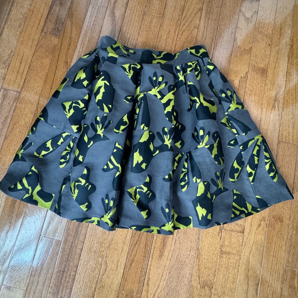 Banana Republic Gray Skater Skirt with Lime and Black Floral Motif and Pockets
